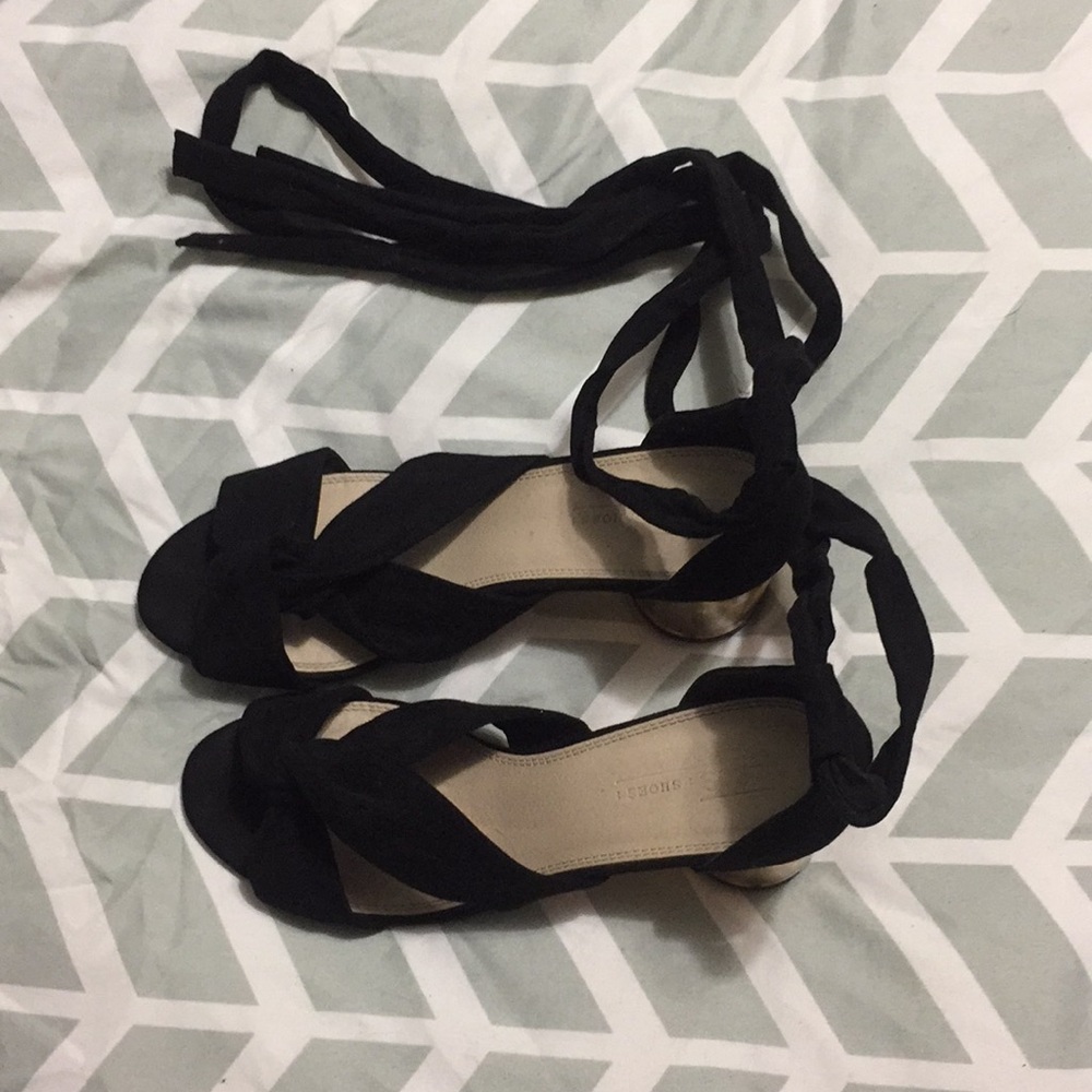 Black lace up shoes with chunky orange heels